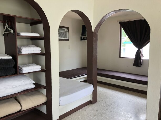 Imagen de la habitación del Hotel Bungalows Marbella Costa Esmeralda. Foto 16