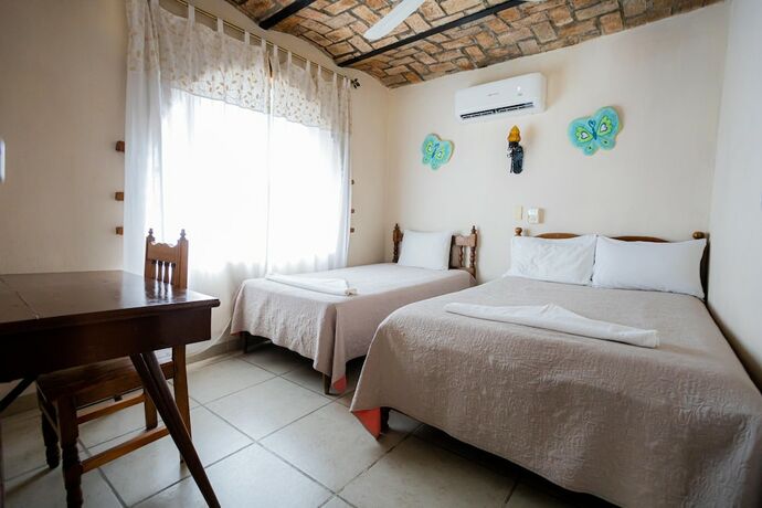 Imagen de la habitación del Hotel Bungalows Maria Teresa. Foto 19