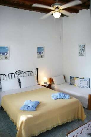 Imagen de la habitación del Hotel Bungalows Marina. Foto 19