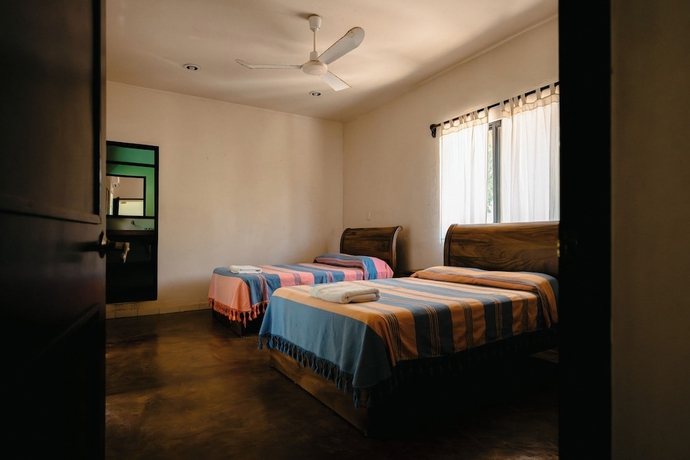 Imagen de la habitación del Hotel Bungalows Oasis, Puerto Escondido. Foto 7