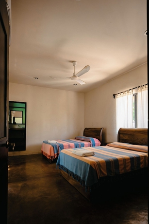 Imagen de la habitación del Hotel Bungalows Oasis, Puerto Escondido. Foto 8