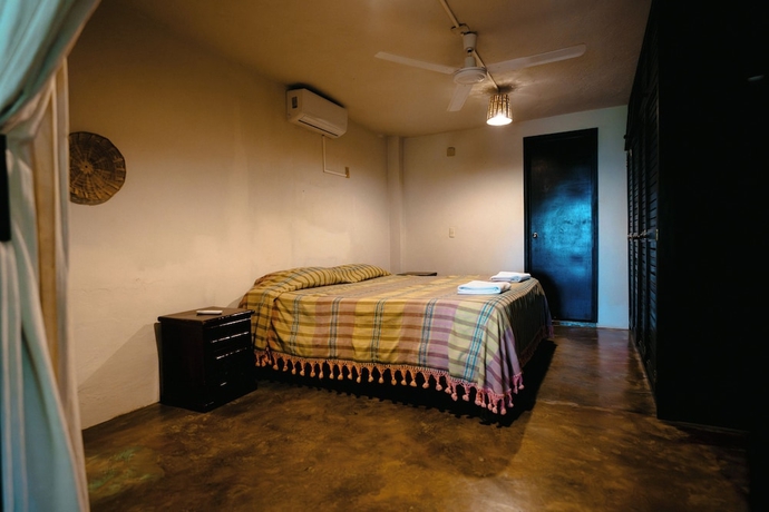 Imagen de la habitación del Hotel Bungalows Oasis, Puerto Escondido. Foto 11