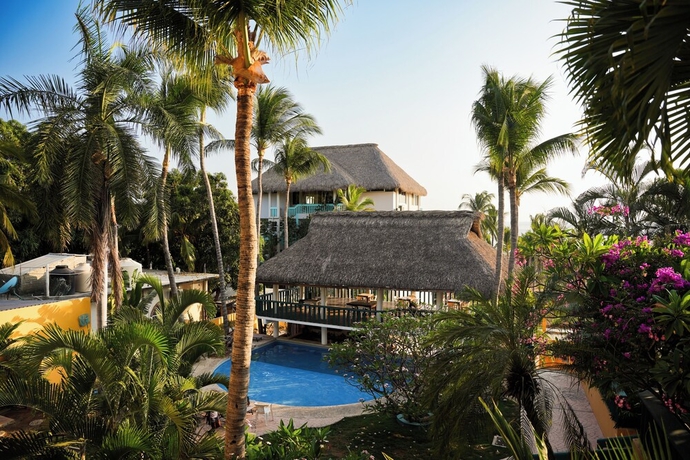Imagen general del Hotel Bungalows Oasis, Puerto Escondido. Foto 1