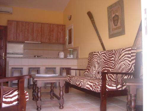 Imagen de la habitación del Hotel Bungalows Parque Cristina. Foto 9