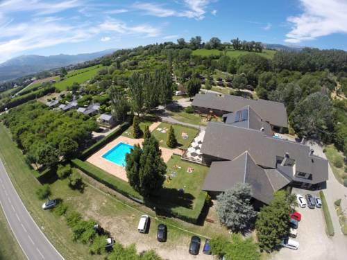 Imagen general del Hotel Bungalows Stel-Puigcerd&agrave;. Foto 1