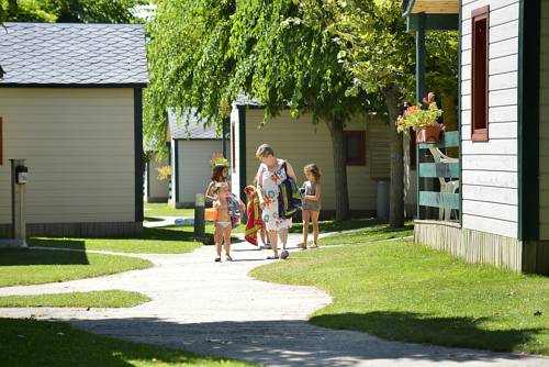 Imagen de los exteriores del Hotel Bungalows Stel-Puigcerd&agrave;. Foto 9