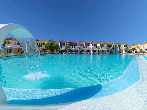 Imagen de la piscina del Hotel Bungalows Vistaflor. Foto 18