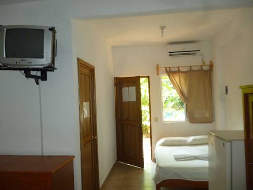 Imagen de la habitación del Hotel Bungalows Y Caba&ntilde;as Acuario. Foto 4