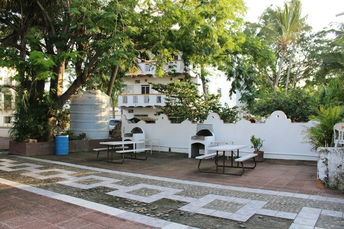 Imagen general del Hotel Bungalows Yessy Tetos. Foto 11