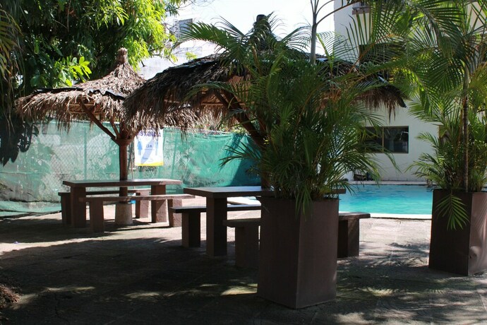 Imagen general del Hotel Bungalows Yessy Tetos. Foto 13