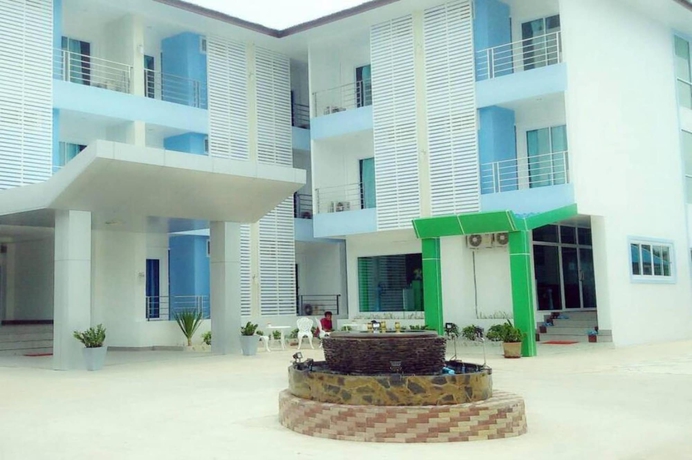 Imagen de los exteriores del Hotel Bunganakorn Village. Foto 12