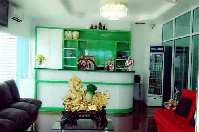 Imagen de los interiores del Hotel Bunganakorn Village. Foto 15