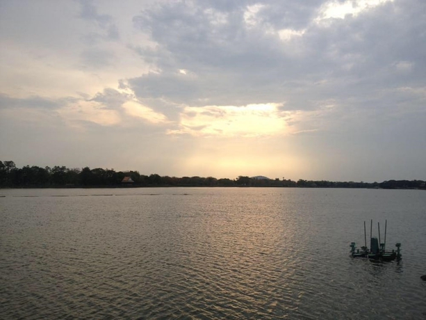 Imagen de los exteriores del Hotel Bungchawak Resort. Foto 8