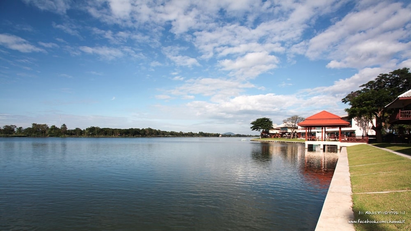 Imagen de los exteriores del Hotel Bungchawak Resort. Foto 11