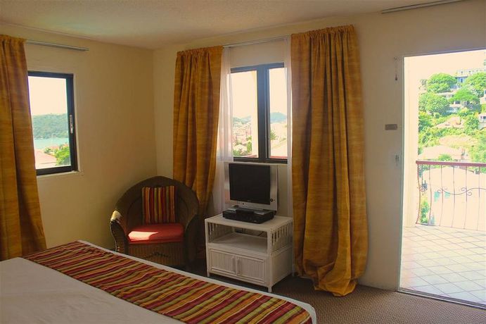 Imagen de la piscina del Hotel Bunker Hill. Foto 15