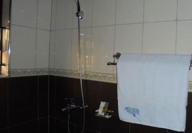 Imagen de la habitación del Hotel Bunyonyi Inn. Foto 10