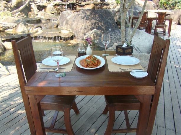 Imagen del bar/restaurante del Hotel Bura Resort, Chiang Rai. Foto 3