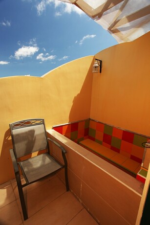 Imagen de la habitación del Hotel Burano Castle. Foto 19