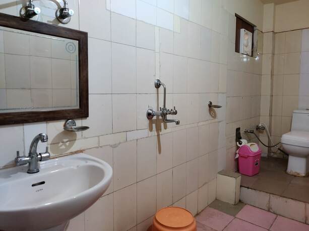 Imagen general del Hotel Burans And Restaurant. Foto 7