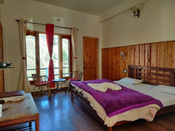 Imagen general del Hotel Burans And Restaurant. Foto 15