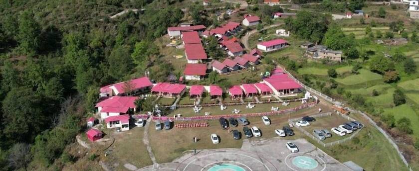 Imagen general del Hotel Buransh Heli Resort. Foto 6