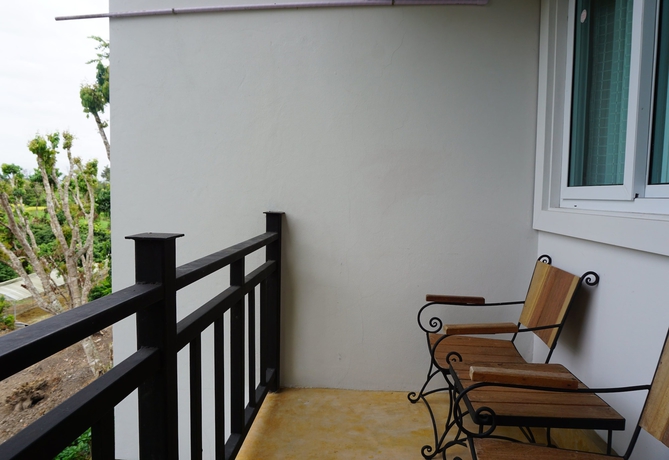 Imagen de la habitación del Hotel Buraphat Resort. Foto 1