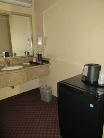 Imagen de la habitación del Hotel Burbank Inn and Suites. Foto 8