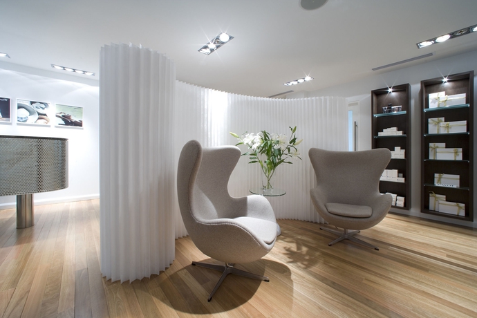 Imagen de la piscina del Hotel Burbury and Apartments. Foto 16