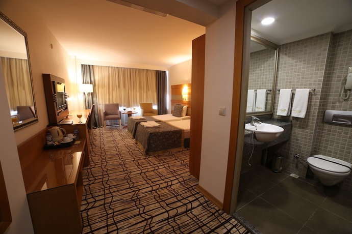 Imagen de los interiores del Hotel Bur&ccedil;man. Foto 13