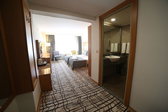 Imagen de los interiores del Hotel Bur&ccedil;man. Foto 14