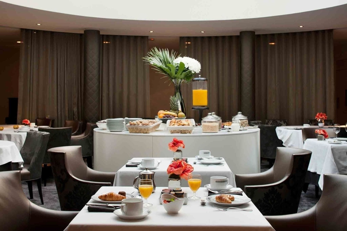 Imagen del bar/restaurante del Hotel Burdigala By Inwood Hotels. Foto 7