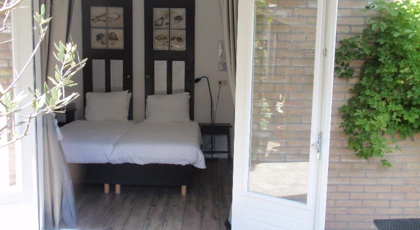 Imagen de la habitación del Hotel Buren. Foto 2
