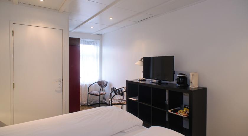 Imagen de la habitación del Hotel Buren. Foto 4