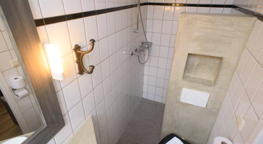 Imagen de la habitación del Hotel Buren. Foto 5