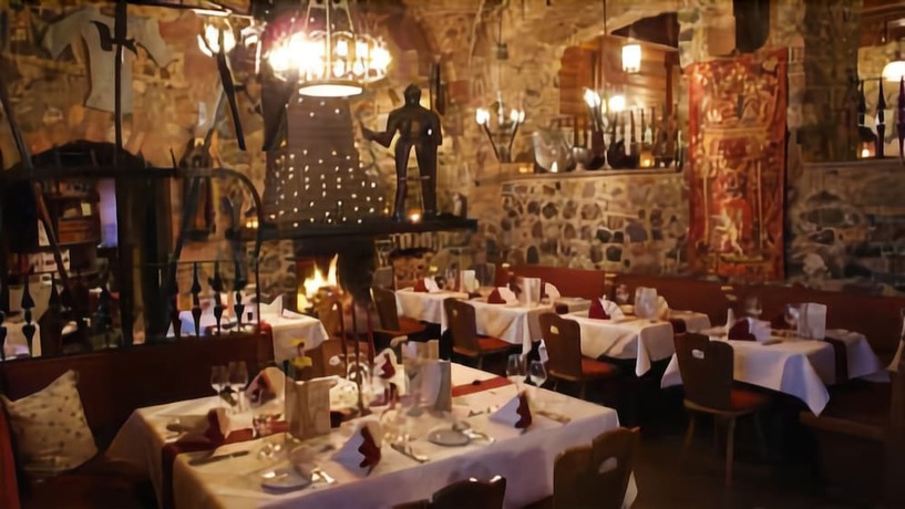 Imagen del bar/restaurante del Hotel Burg Staufenberg. Foto 5