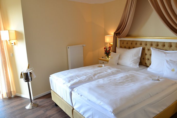 Imagen de la habitación del Hotel Burg Staufenberg. Foto 11