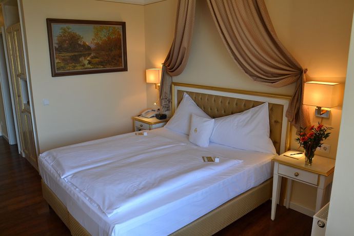 Imagen de la habitación del Hotel Burg Staufenberg. Foto 15