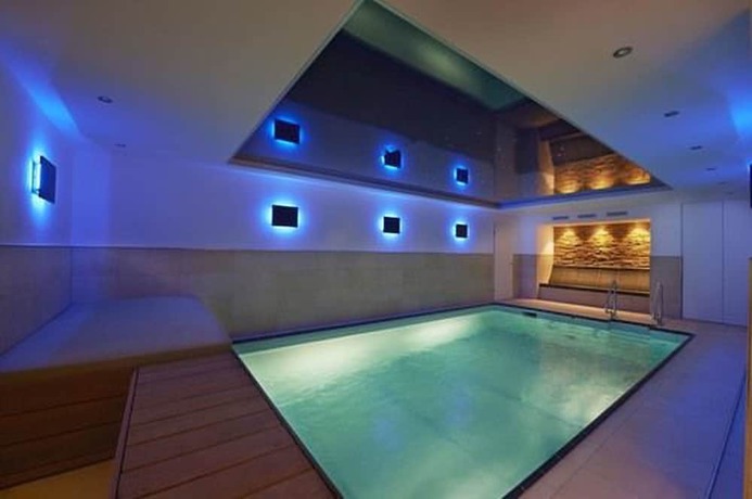 Imagen de la piscina del Hotel Burg-Hotel. Foto 14