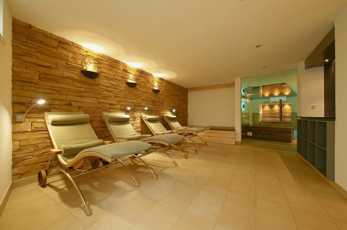 Imagen de la piscina del Hotel Burg-Hotel. Foto 16