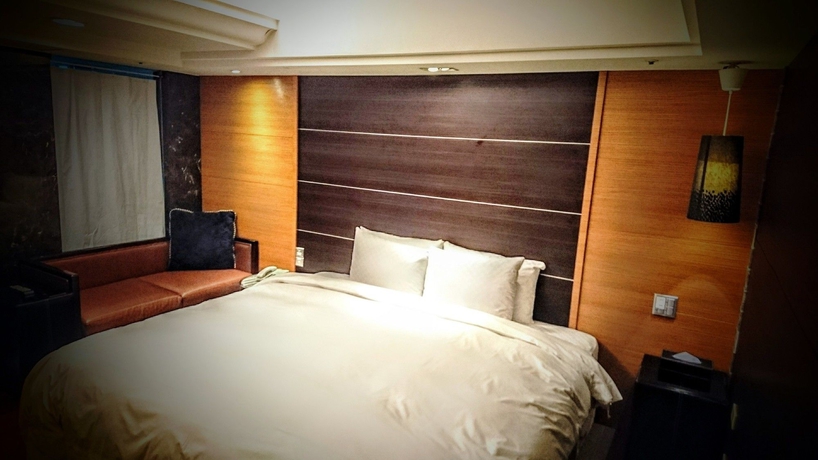 Imagen de la habitación del Hotel Burgary. Foto 5