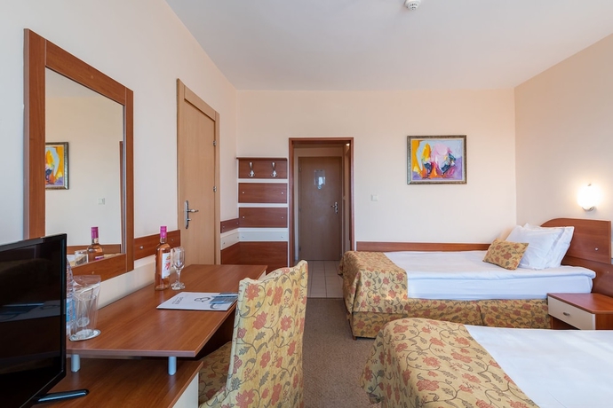Imagen de la habitación del Hotel Burgas Beach. Foto 14