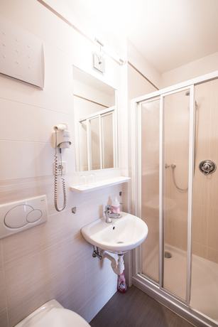 Imagen de la habitación del Hotel Burgaunerhof. Foto 7