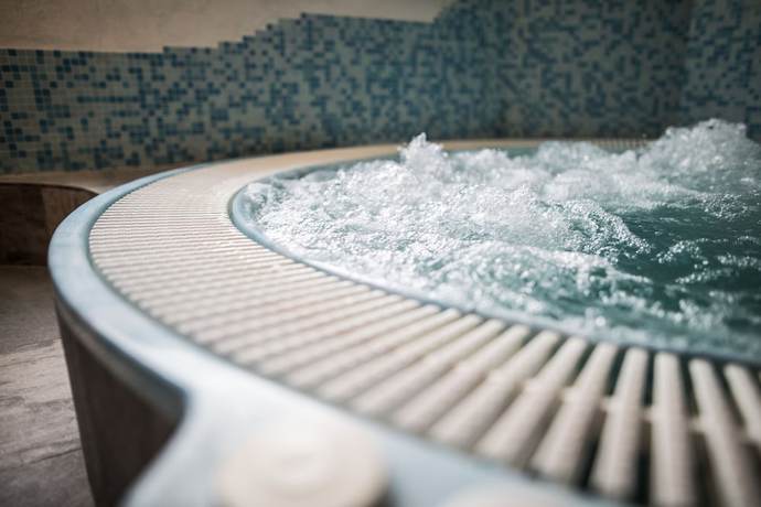 Imagen de la piscina del Hotel Burgaunerhof. Foto 16