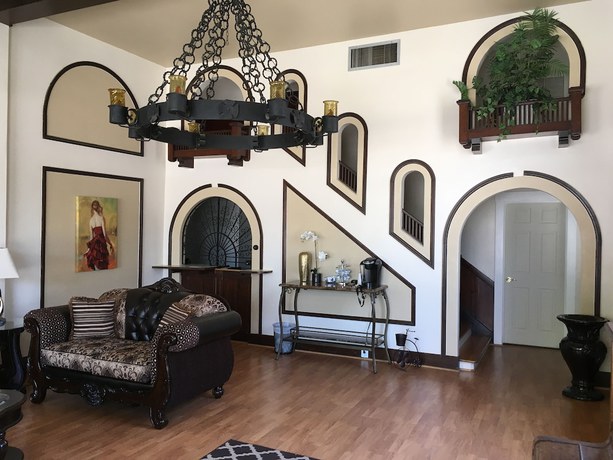 Imagen de los interiores del Hotel Burgess. Foto 20