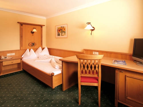 Imagen general del Hotel Burghotel Alpengl&uuml;hn. Foto 4