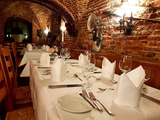 Imagen del bar/restaurante del Hotel Burghotel Pass. Foto 7