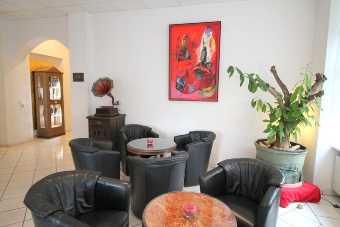 Imagen de los interiores del Hotel Burgk. Foto 17