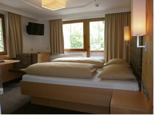 Imagen general del Hotel Burgschrofn. Foto 8