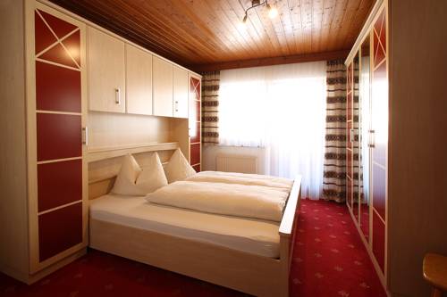 Imagen de la habitación del Hotel Burgstein. Foto 15