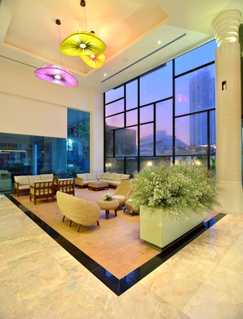 Imagen de los interiores del Hotel Buri Sriphu and Convention Centre. Foto 10